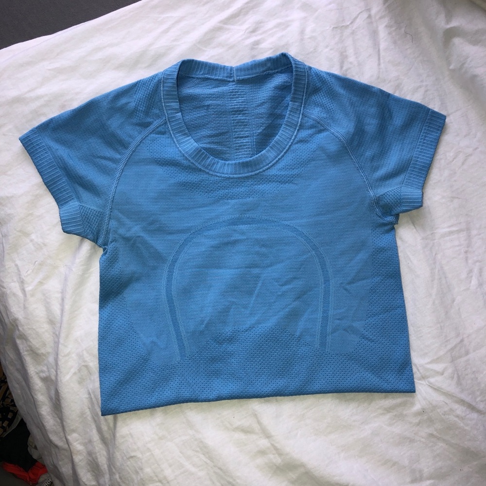 LULULEMON SWIFTLY TECH CREW IN BLUE